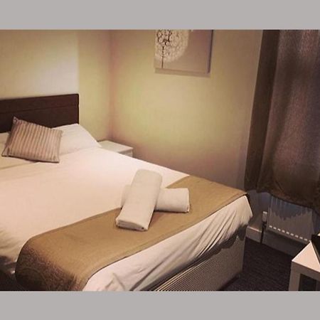 The R Inn Hotel Desborough Exterior photo