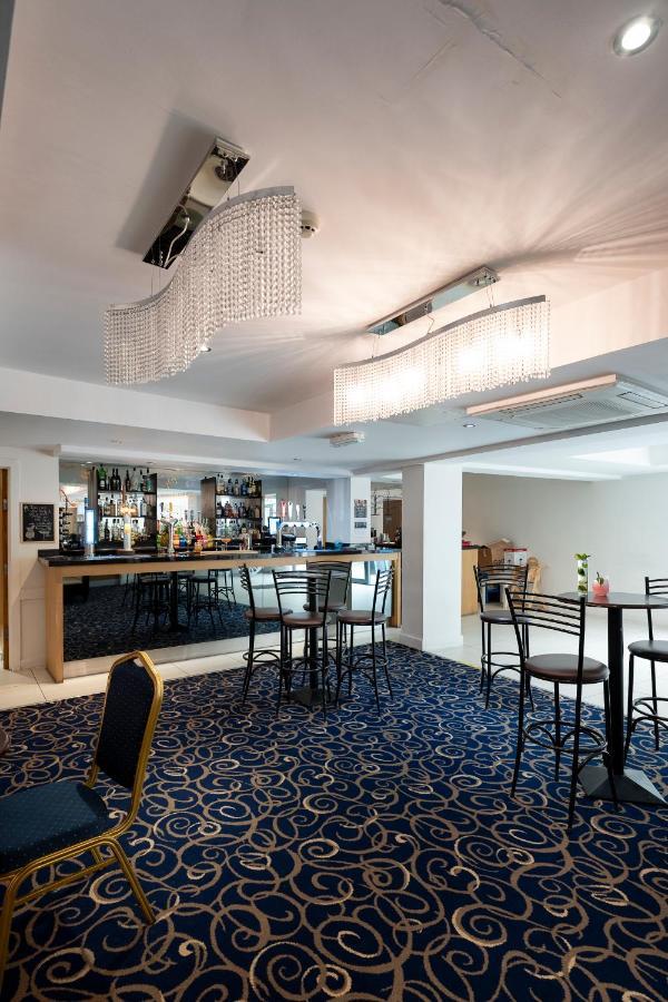 The R Inn Hotel Desborough Exterior photo