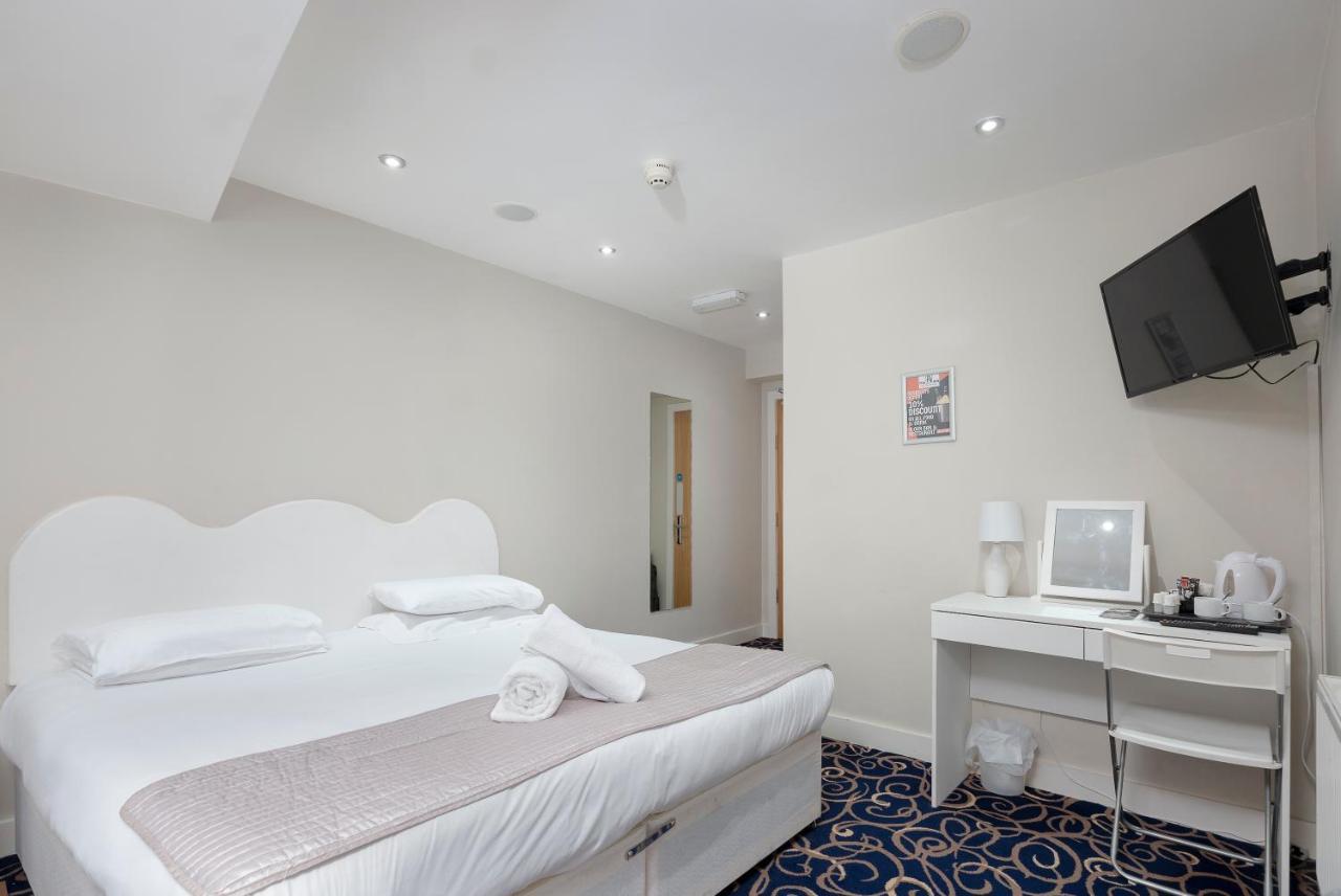 The R Inn Hotel Desborough Exterior photo